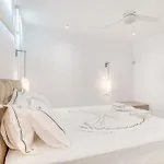 Σπίτι διακοπών Raphael - Luxury And Serenity In Paros Νάουσα