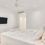 Σπίτι διακοπών Raphael - Luxury And Serenity In Paros *