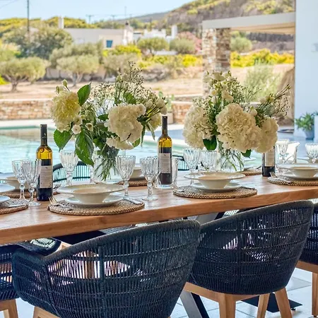 Raphael - Luxury And Serenity In Paros